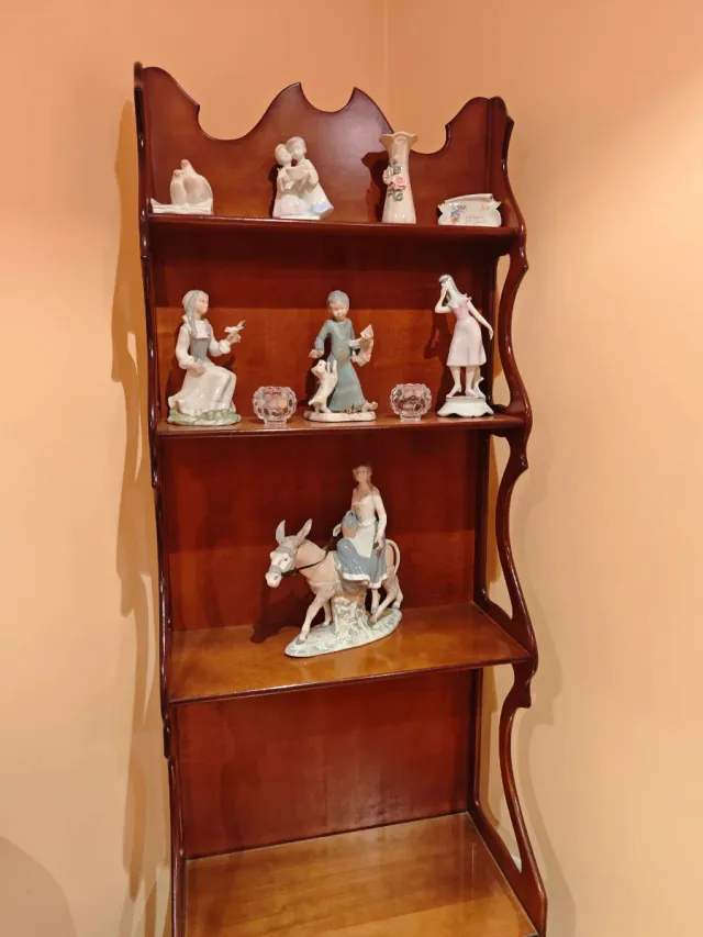 Estantería vintage de madera