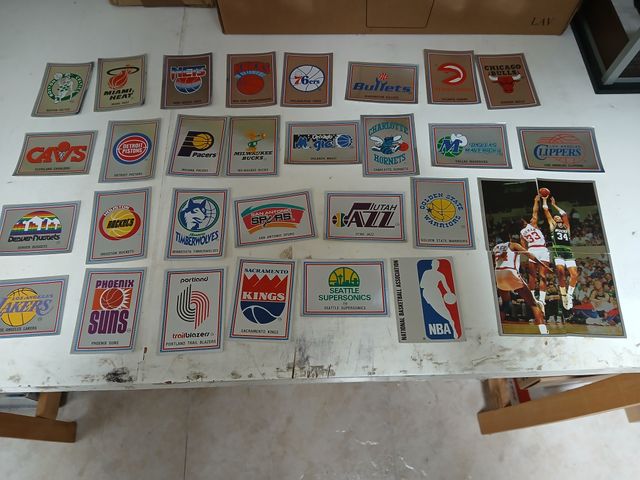 Colección completa Escudos Panini NBA 90 Nuevos