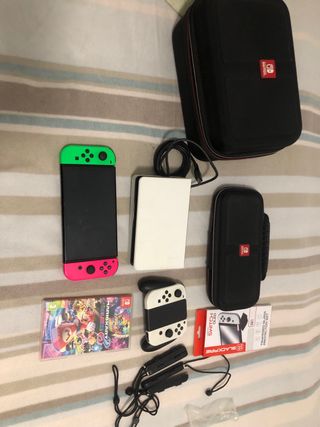 Nintendo Switch con 4 mandos y juego