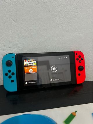 Nintendo Switch Azul y rojo