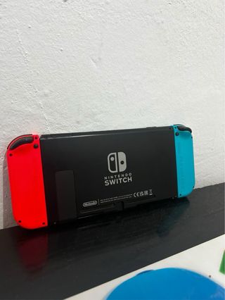 Nintendo Switch Azul y rojo