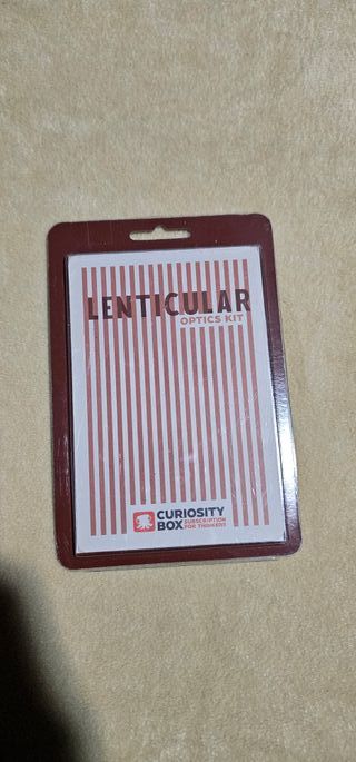 Curiosity Box - Kit Óptico Lenticular