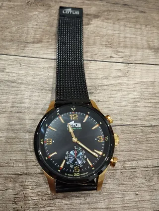 Reloj Lotus Connected Negro y Dorado