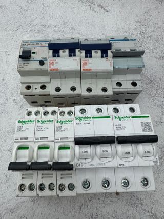 Lote Interruptores Magnetotérmicos Schneider