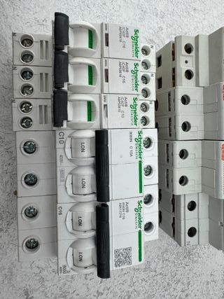 Lote Interruptores Magnetotérmicos Schneider