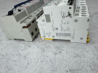 Lote Interruptores Magnetotérmicos Schneider