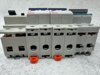 Lote Interruptores Magnetotérmicos Schneider