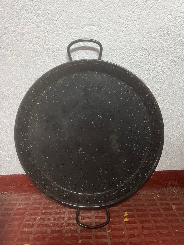 Paellera metálica negra