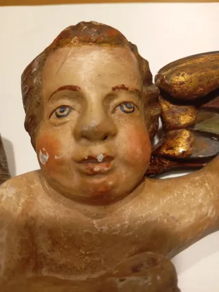 Pareja de querubines policromados del s. XVIII –