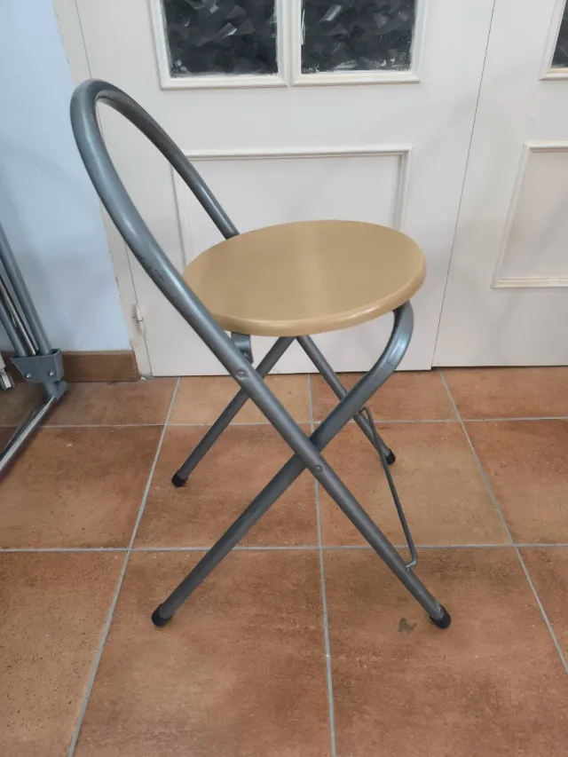 2 Sgabelli Pieghevoli in Metallo e Legno