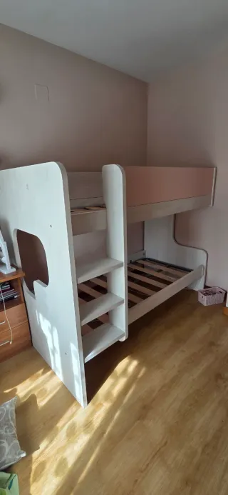 Cama litera 2 personas blanco/rosa,muy buen estado