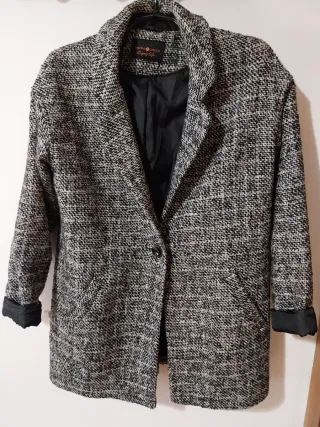 Abrigo Cache Cache negro y gris