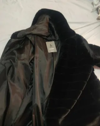 Chaqueta de pelo negra