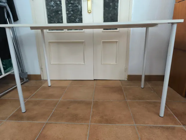 Mesa escritorio blanca 120x60 con patas metálicas