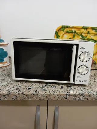 Microondas Nevir Blanco