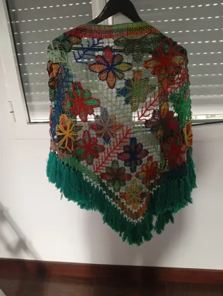 Toca bordada flores multicolor