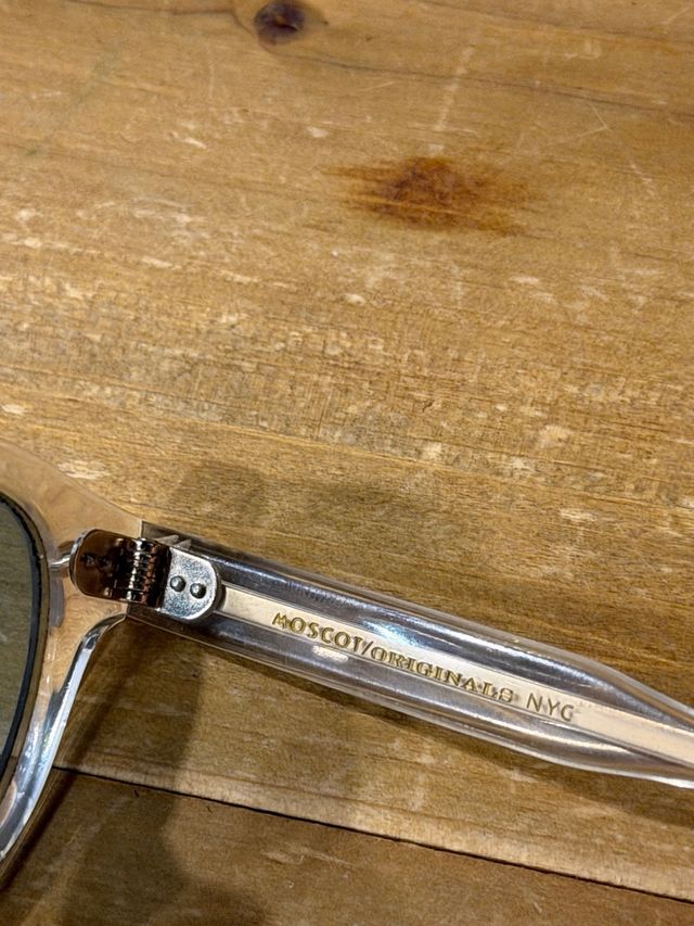 Gafas de sol transparentes marca MOSCOT