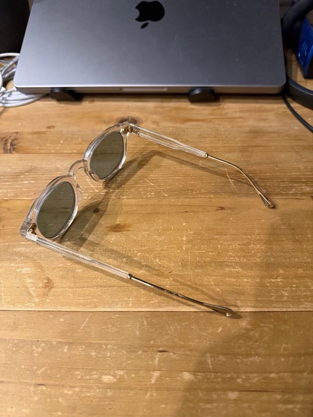 Gafas de sol transparentes marca MOSCOT