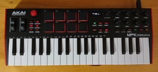 Teclado MIDI Akai MPK mini Plus