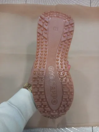 Zapatilla marrón con forro de pelo