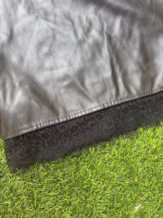 Mini vestido lencero negro encaje