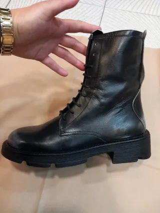 Botas negras cordón y cremallera