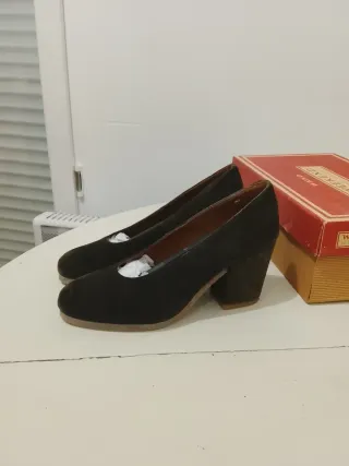 Zapatos de ante Pedro Miralles Talla 36.