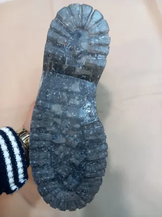 Botas Éxodo negras con cordones rojos