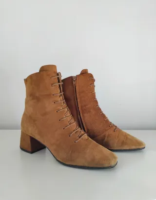 Stivaletti Bianca Di marrone con lacci