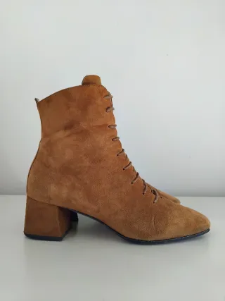 Stivaletti Bianca Di marrone con lacci