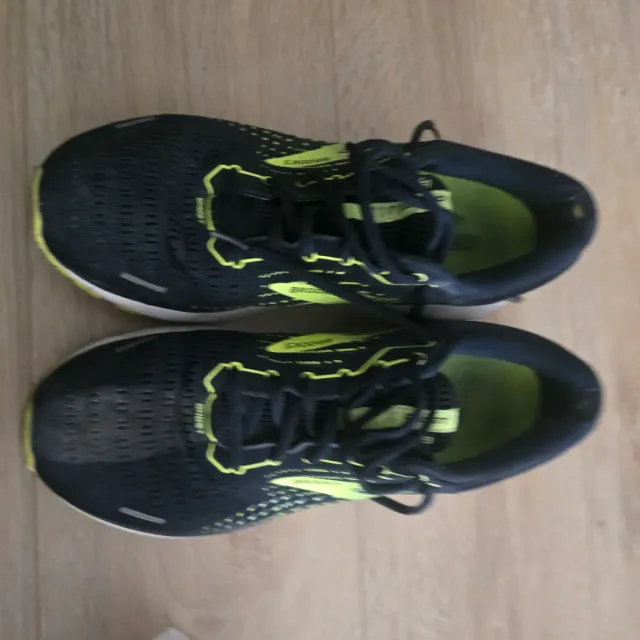 Zapatillas Brooks Negras y Verdes
