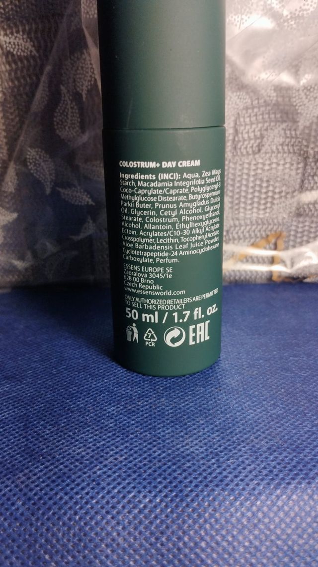 Creme Facial Dia Calostro Essens