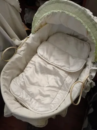 Moisés bebé mimbre con 2 fundas