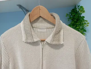 Cárdigan cremallera beige y blanco Talla XL