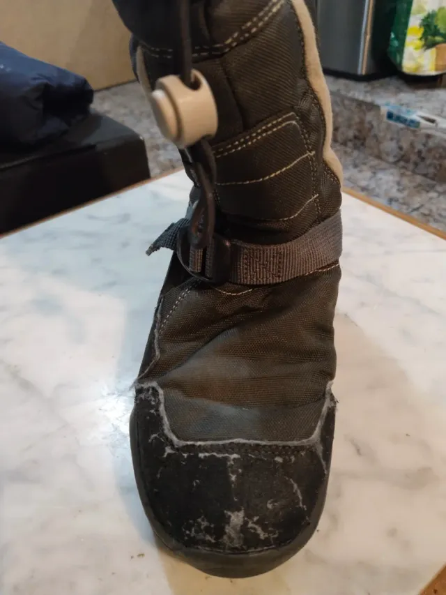 Botas de nieve Quechua negras y grises