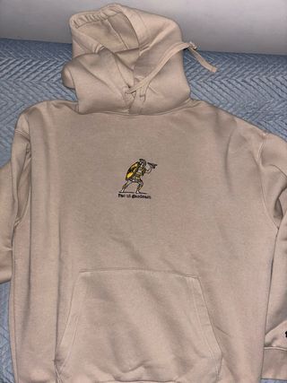 Sudadera beige Pull and Bear con dibujo