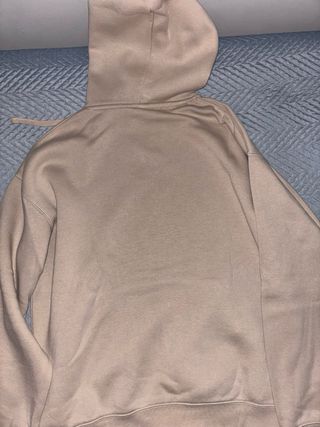 Sudadera beige Pull and Bear con dibujo