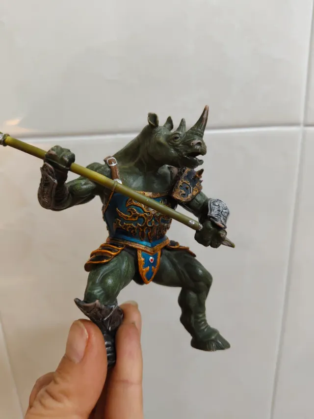 Figura Rinoceronte Mutante Papo