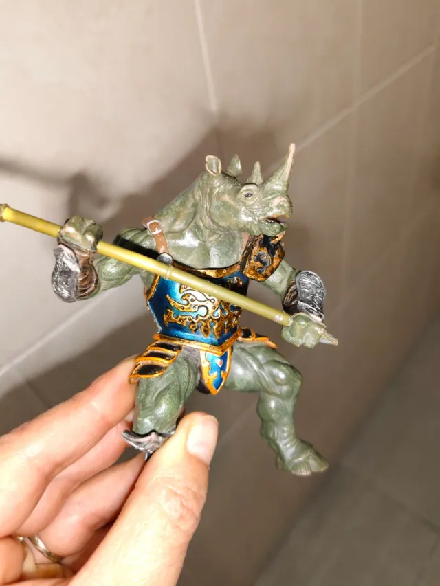Figura Rinoceronte Mutante Papo