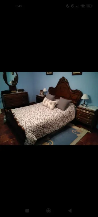 Cómoda, espejo, mesitas y estructura de cama