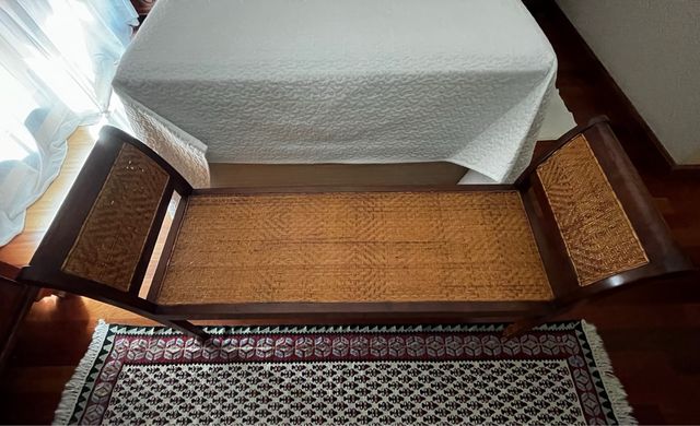 Banco Descalzadora Madera y Ratán