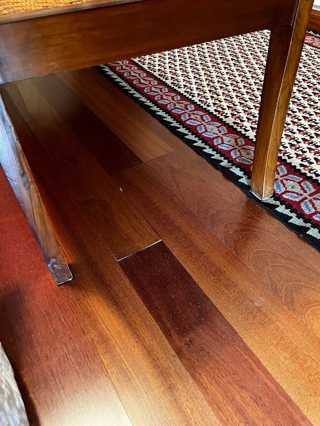 Banco Descalzadora Madera y Ratán