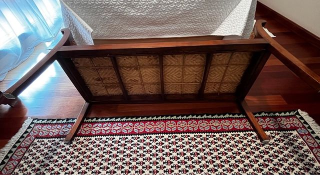 Banco Descalzadora Madera y Ratán