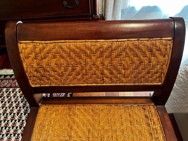 Banco Descalzadora Madera y Ratán