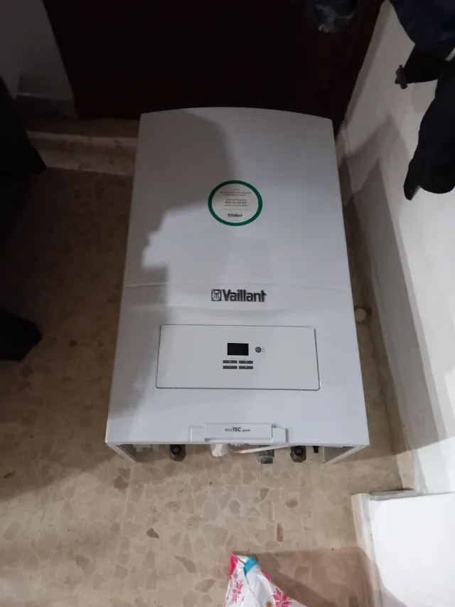 Calentador de gas Vaillant blanco