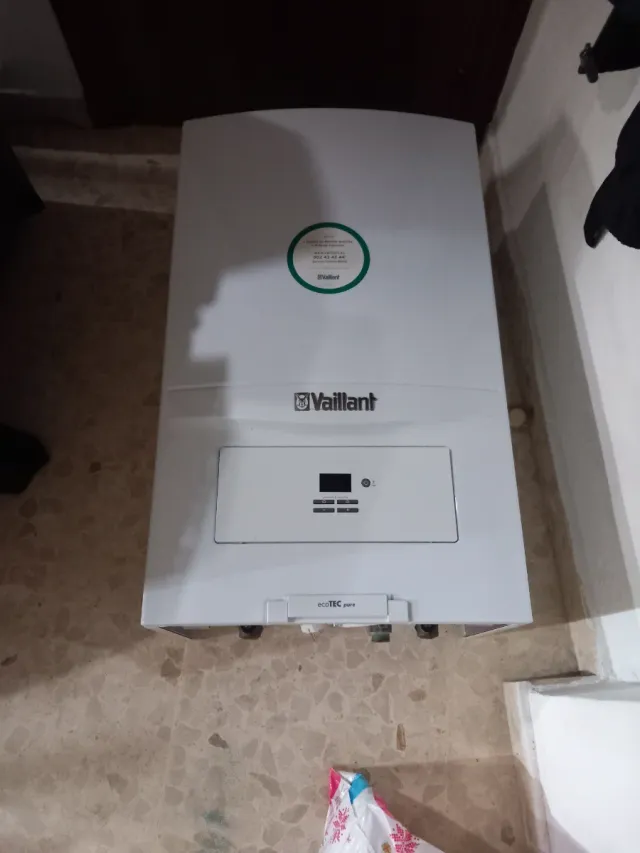 Calentador de gas Vaillant blanco