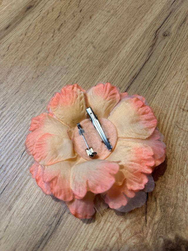 Spilla fiore salmone