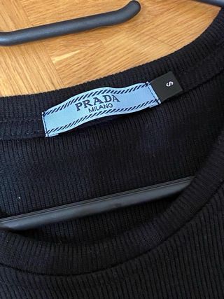 Top Prada Negro sin mangas