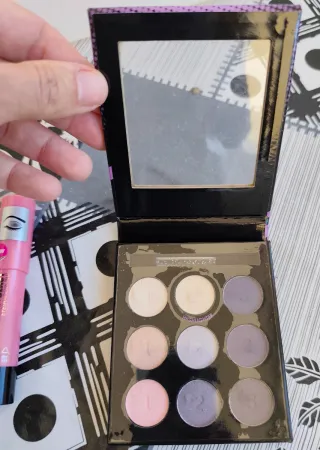 MUA Estuche Sombras Ojos + Regalo