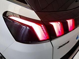 Peugeot 3008 Hybrid 225 Allure e-EAT8 165 kW (225 CV)